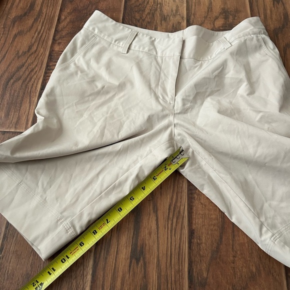 Adidas Women's Golf Shorts - Size 8 - Beige ⛳️👖 - Picture 7 of 7